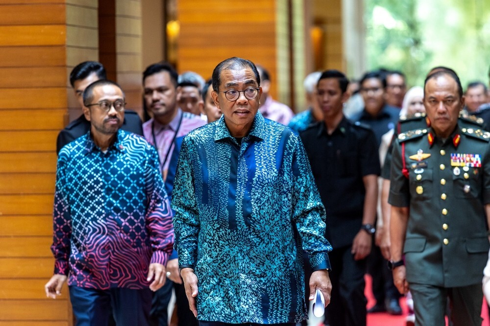 Malaysia acquires French CAESAR artillery systems, eyes homegrown weapons for ANKA-S fleet, says Khaled