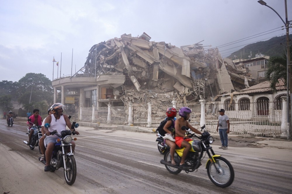 At least 32 dead, hundreds injured after devastating twin earthquakes rock Venezuela