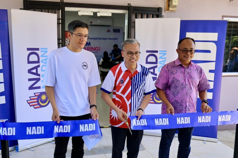 NADI teams to reach out and empower communities through digital economy, says Fahmi