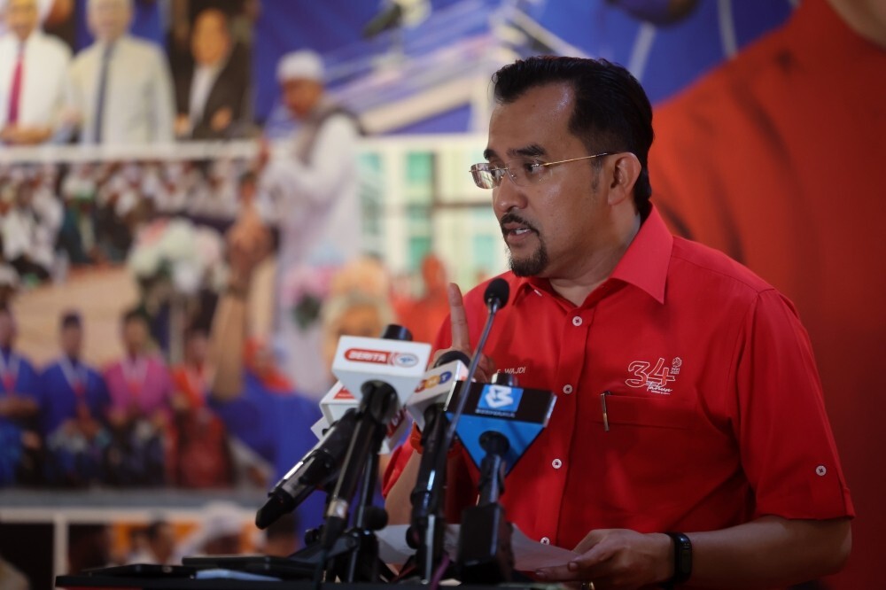 MARA chairman vows ‘You touch, you go’ as six MRSM teens in Johor face police probe