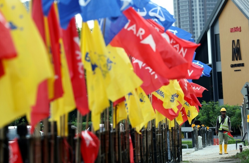Election Commission records 305 Johor campaign offence cases, most linked to illegal posters