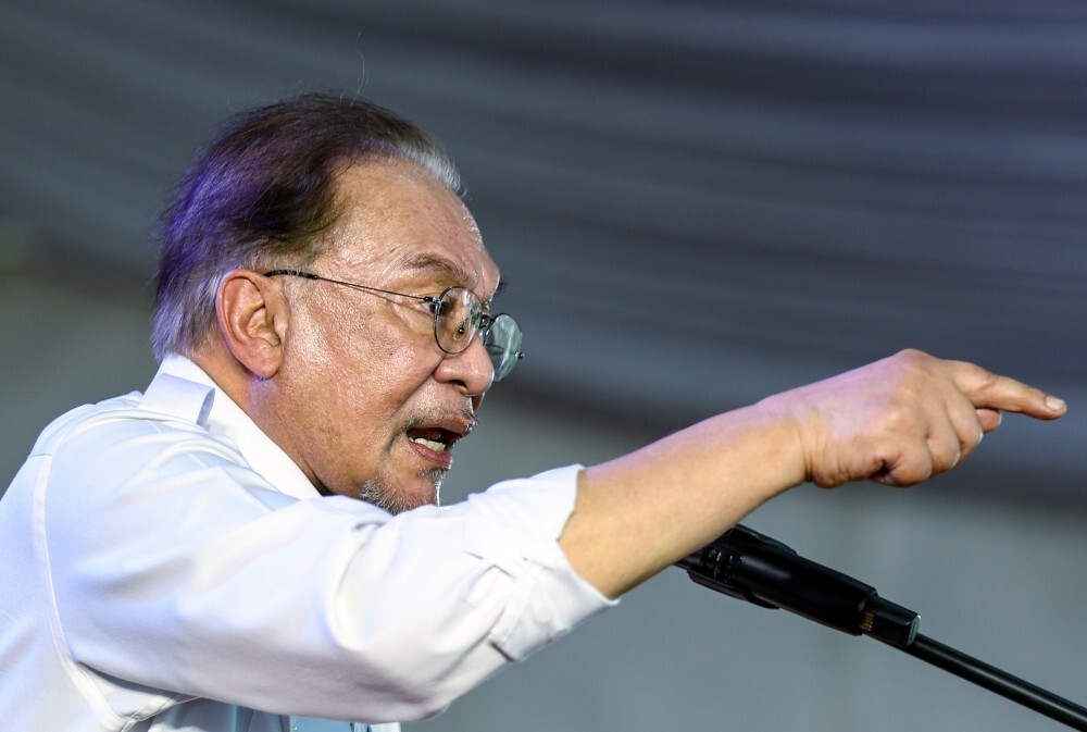 PM Anwar declares war on support letters, says crony loans destroy agencies and entrepreneurs