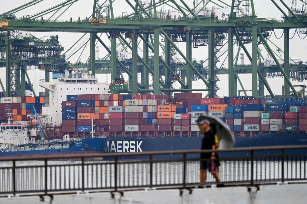 Singapore unveils S$900m support package amid global uncertainties
