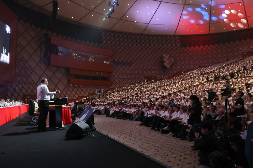 Loke apologises to DAP delegates for losing Chennah in Negeri Sembilan polls