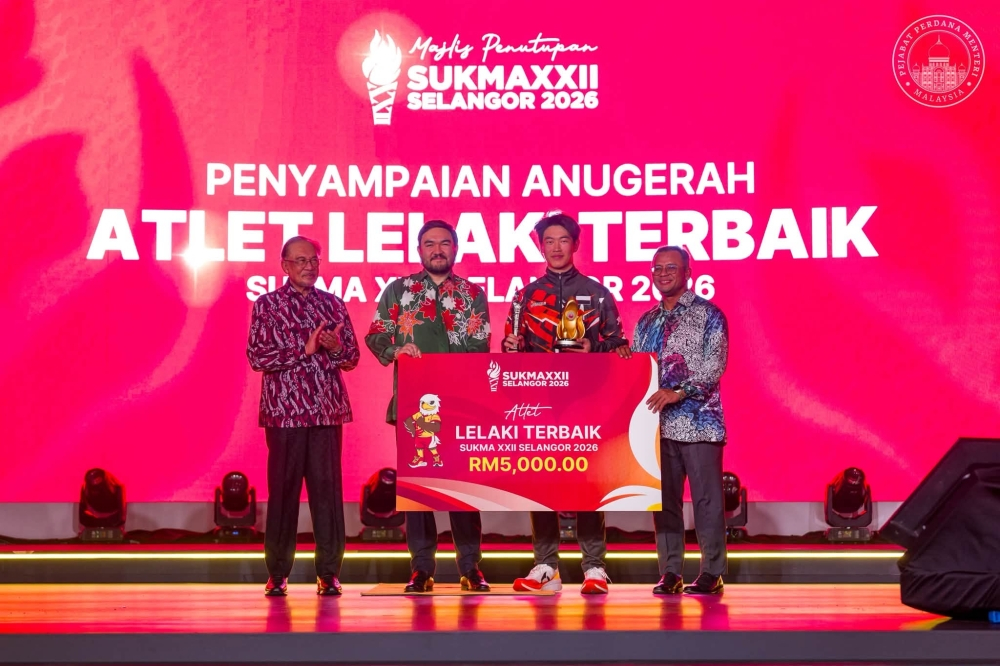 Anwar applauds Sukma 2026 champions, urges youth to chase glory and carry Malaysia’s name worldwide