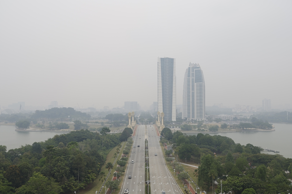 Lee Lam Thye urges urgent review of Asean haze pact, calls for enforceable action plan