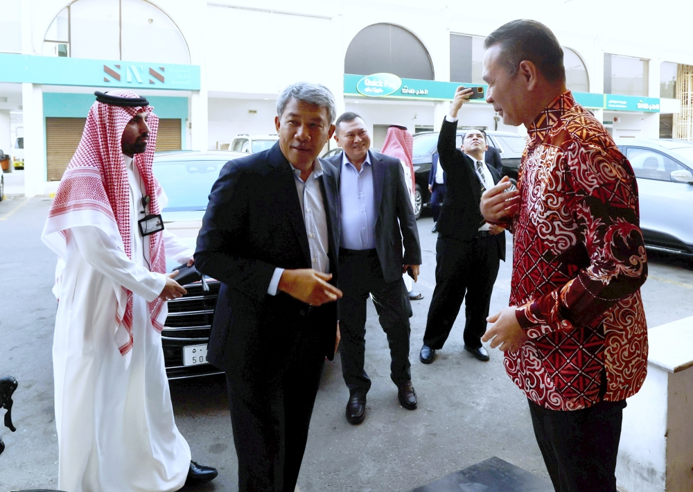 Mohamad Hasan in Jeddah for OIC meeting on latest developments in Palestine