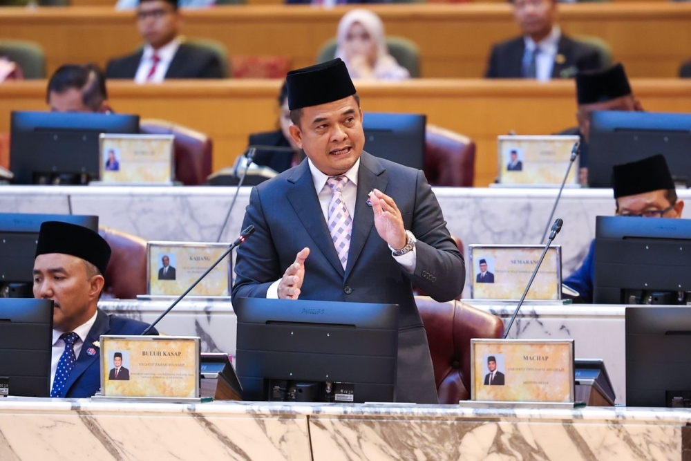 Buloh Kasap rep Zahari Sarip sworn in as Johor state assembly Speaker