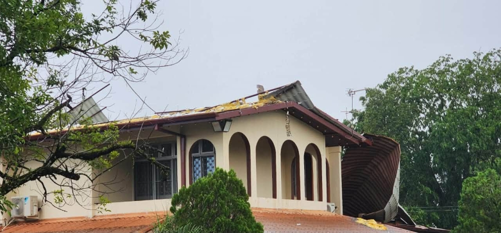 Kuching storm blows off roof at Sarawak deputy premier’s family home