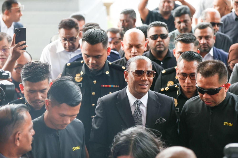 Saravanan claims trial to three corruption charges involving RM1.097m, granted RM450,000 bail