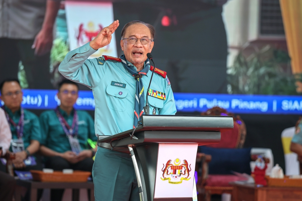 Anwar: Colonial‑era laws curbing student freedom must be abolished to realise true independence
