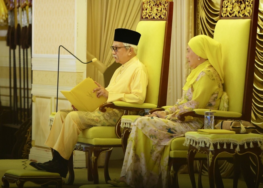 Tuanku Muhriz tells Negeri Sembilan assemblymen to put people above politics