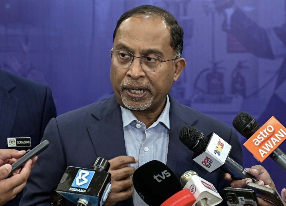 Zambry: Higher Education Ministry keeping watch on Malaysian students in West Asia amid security concerns