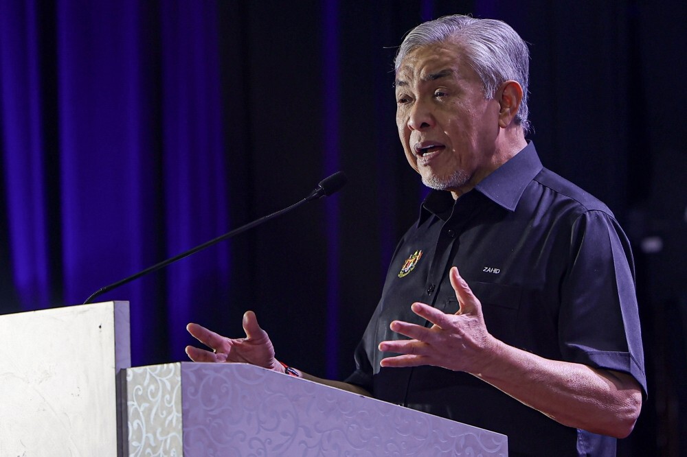 Zahid claims ministry officers ‘pressured’ over attending BN-linked events during state polls