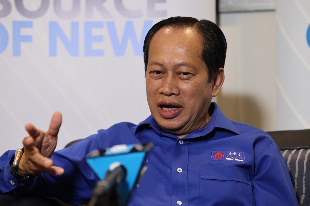 Ahmad Maslan says modular system will ensure Cakna Madani classrooms completed before 2027 school term