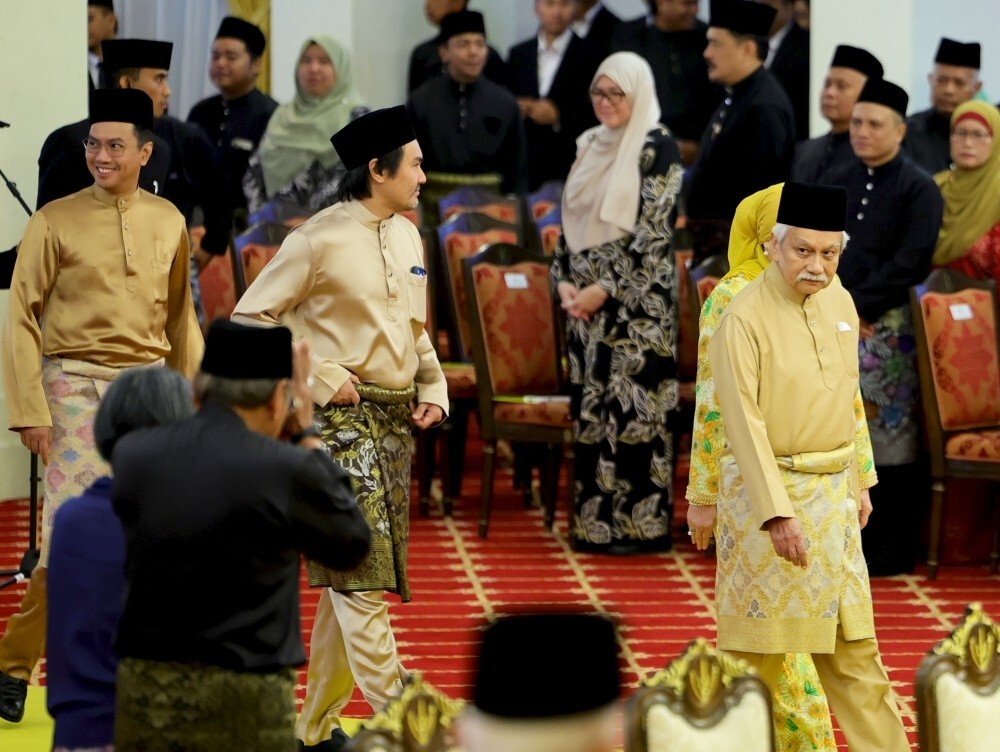 Tuanku Muhriz reminds new N. Sembilan exco to reject abuse of power, prioritise people