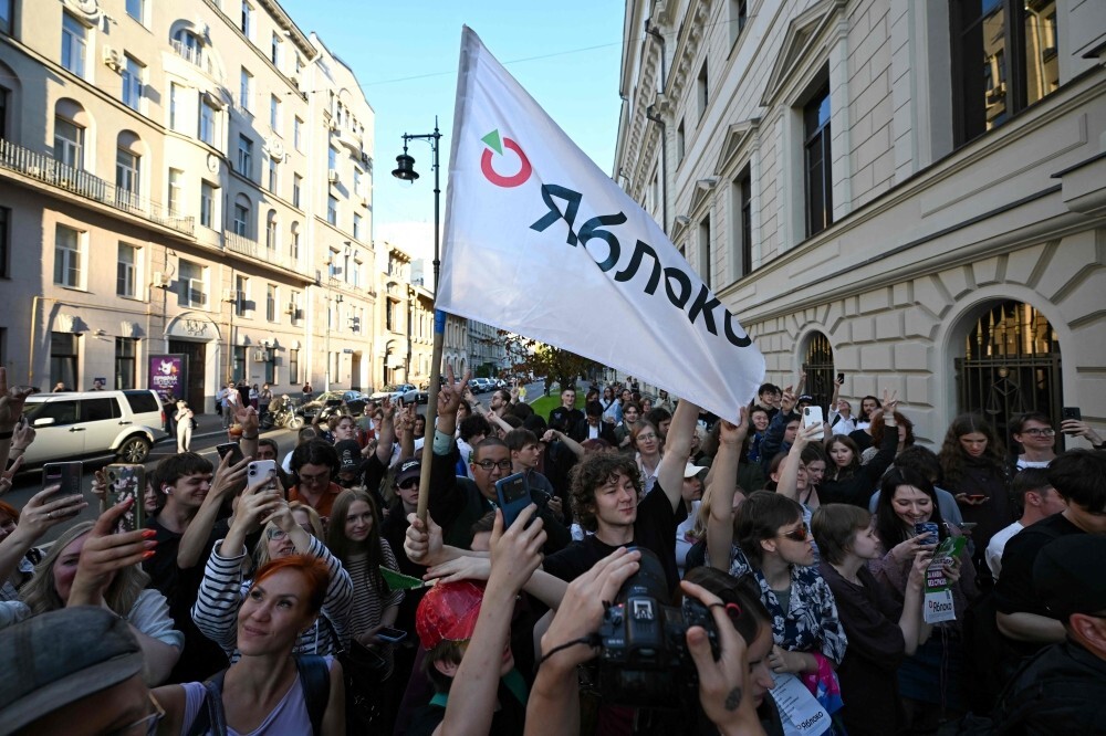 Russia bars only anti-war party from elections
