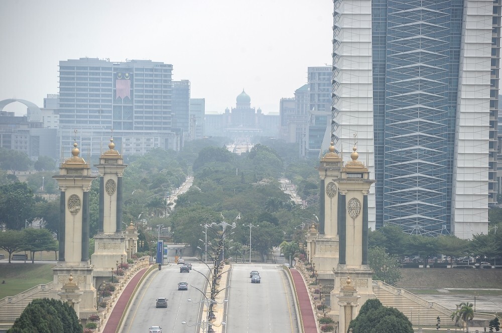 Unhealthy air quality recorded in 11 areas nationwide, Sarawak worst hit