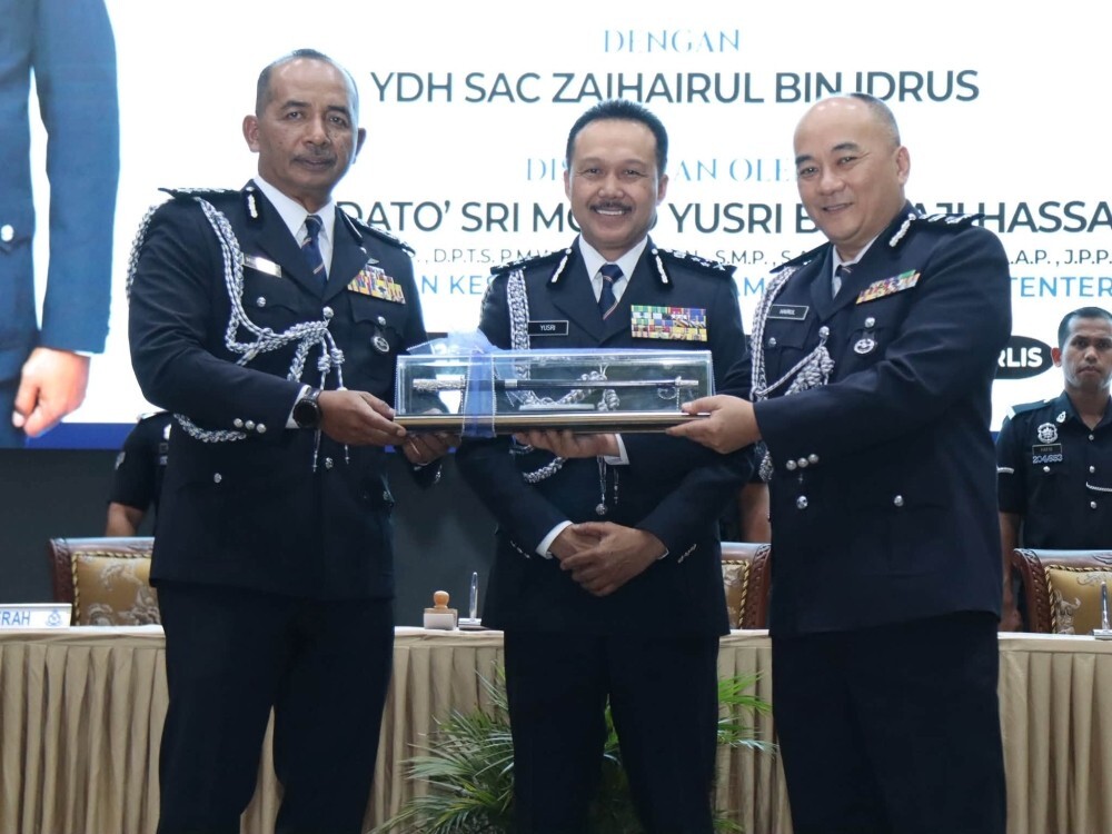 Perlis gets new acting police chief as predecessor moves to Bukit Aman
