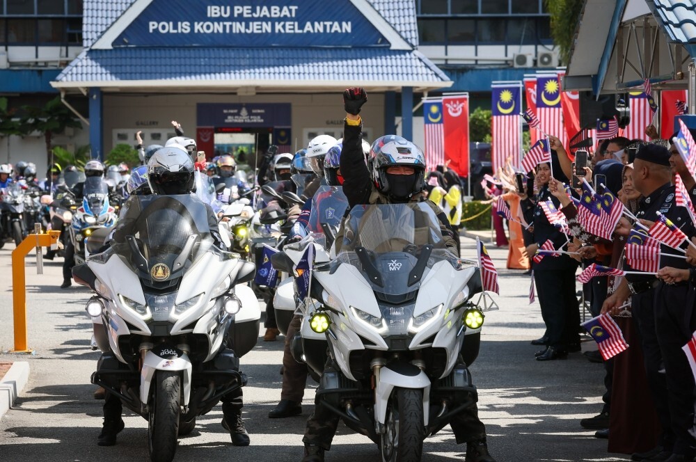 Police receive 375 tactical e‑bikes worth RM8m for faster, quieter border patrols