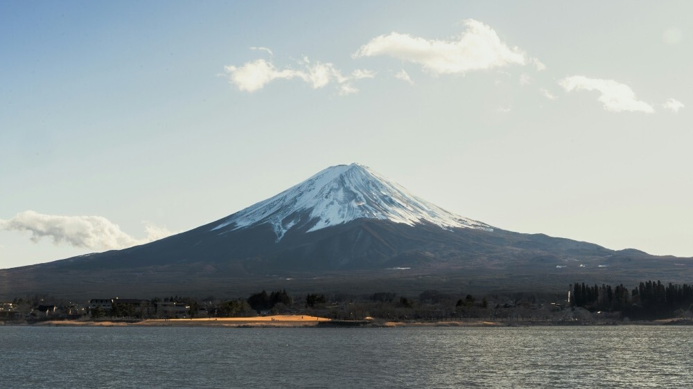 Dad tells tired seven-year-old son to ‘wait here’ on Mt Fuji — then keeps climbing for eight hours