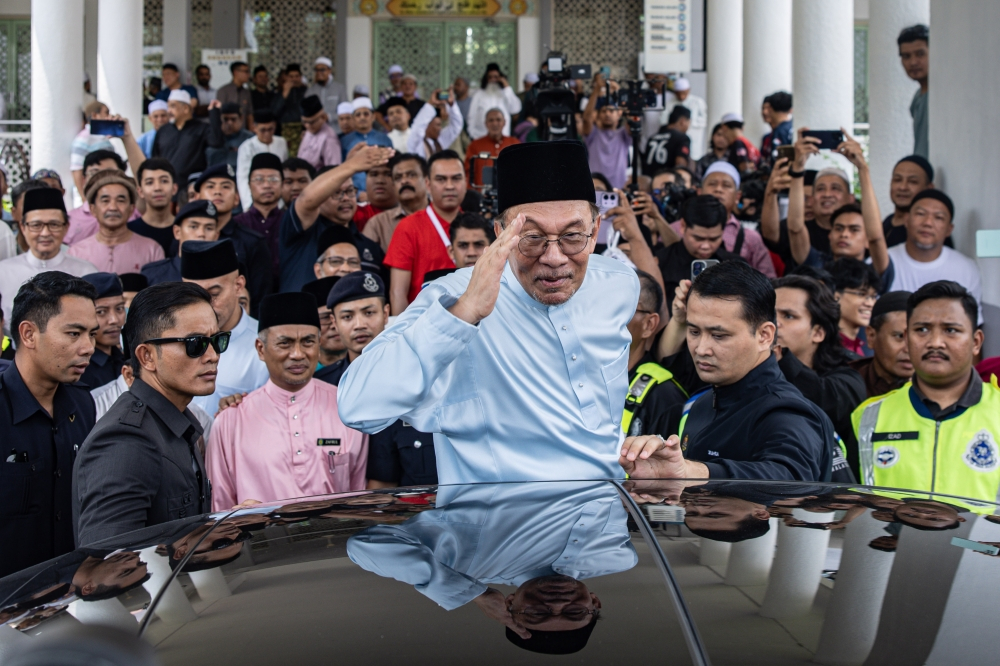 Anwar to discuss further action on Sarawak haze with Abang Jo
