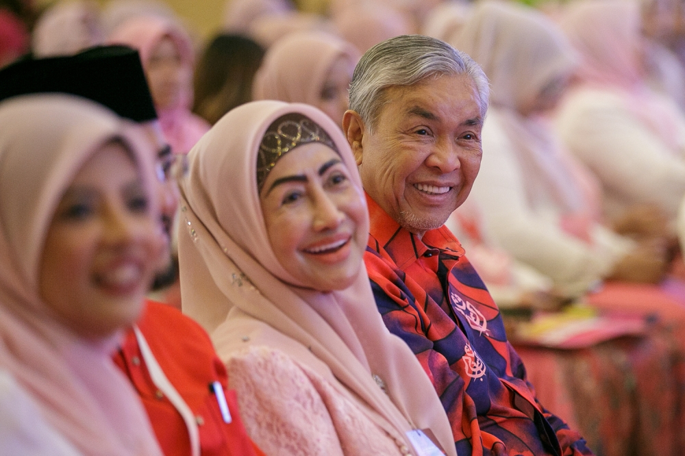 Umno president Zahid says being optimistic about Najib’s pardon chances tomorrow