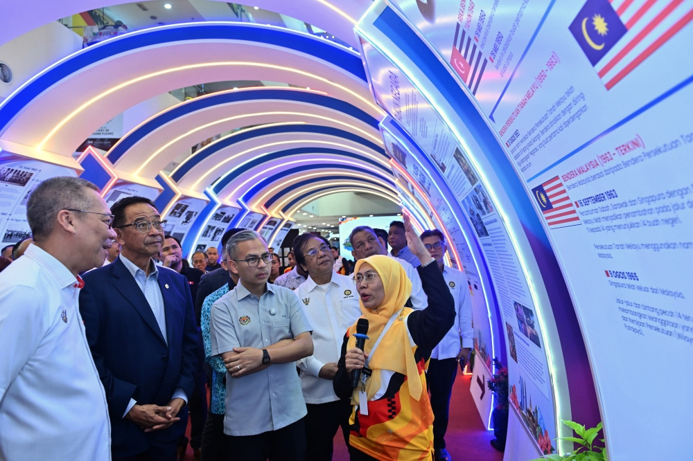 Fahmi says Malaysia Day preparations in Kuching on track, internet access for media assured