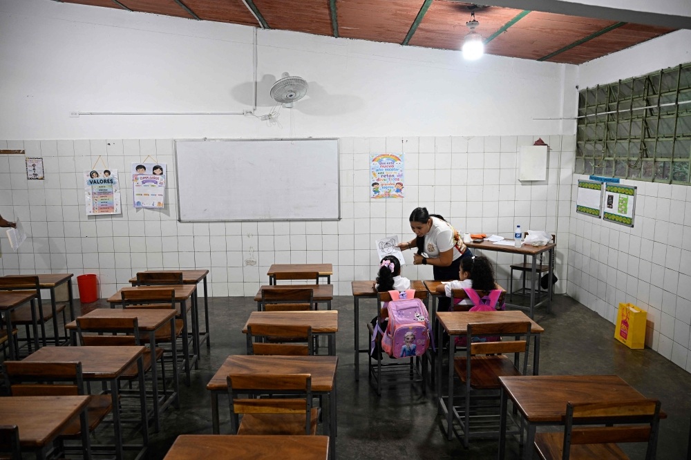 Empty classrooms and tented lessons as quake-hit Venezuelan schools reopen