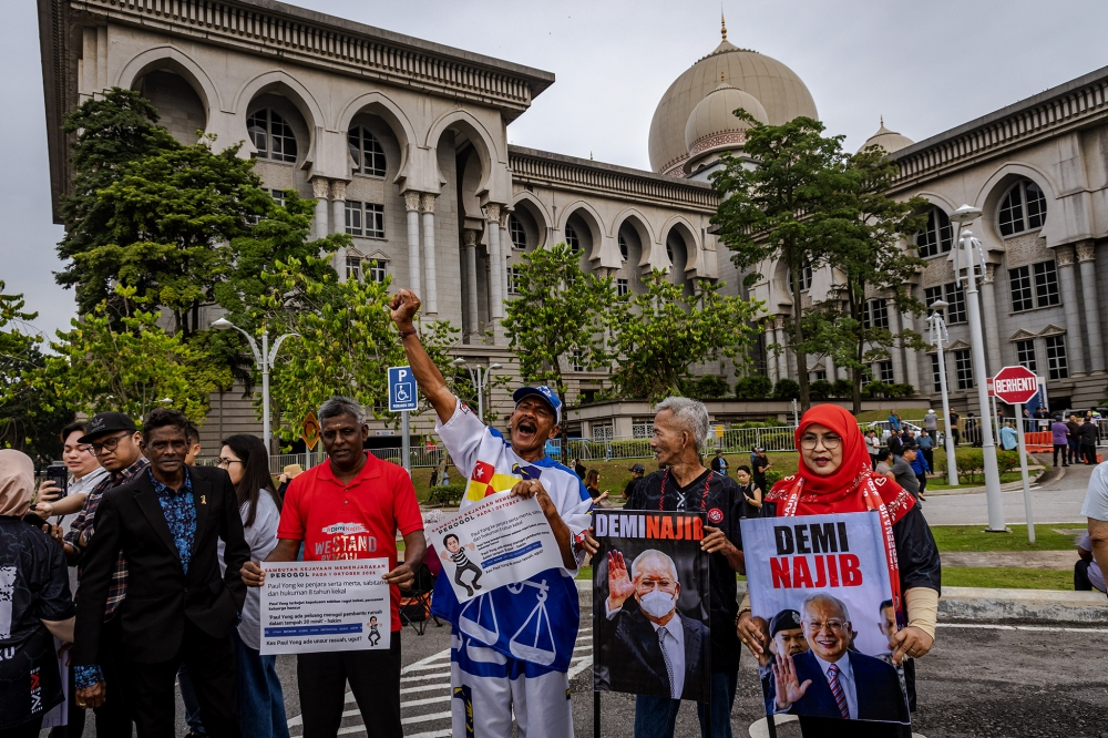 No one should feel obliged to help pay RM50m fine, Najib tells supporters as Umno solidarity fund hits RM1m