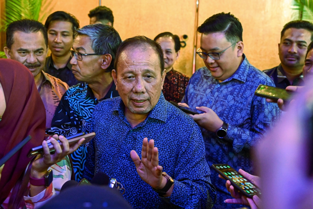 Negeri Sembilan MB says Yamtuan can’t dismiss excos without his advice, insists current line-up still valid