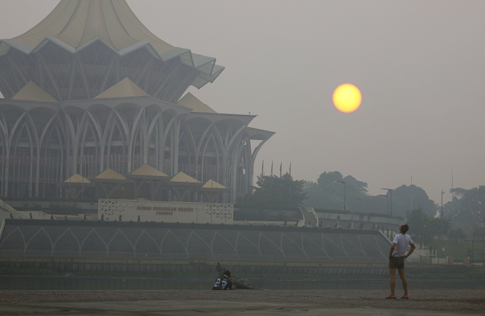 Lubok Antu and Kanowit schools close as haze pushes API past 200