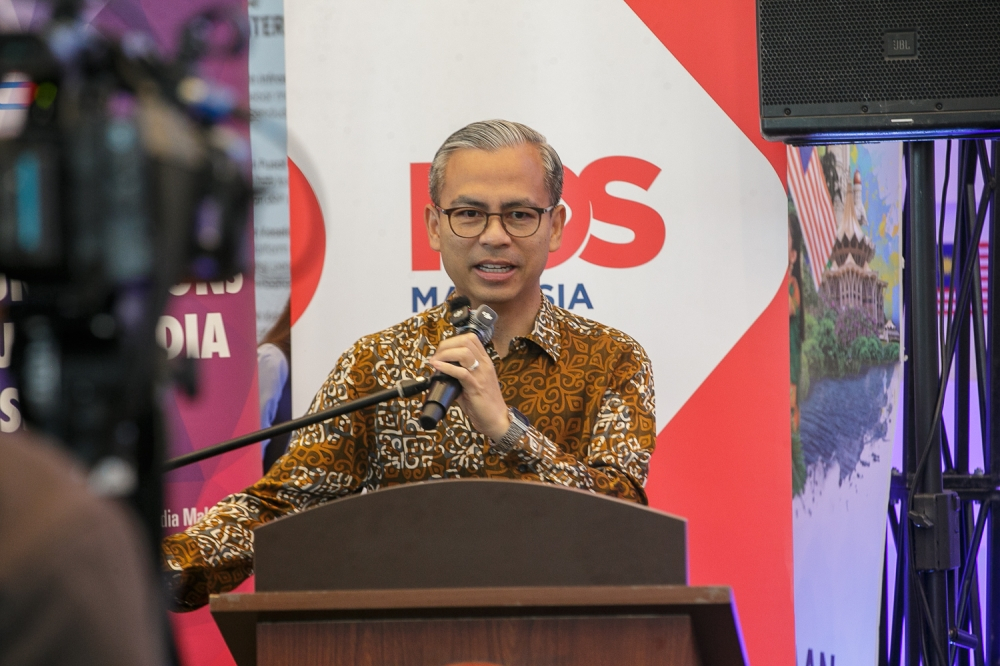 Fahmi asks MCMC to clarify Meta’s response on WhatsApp issues