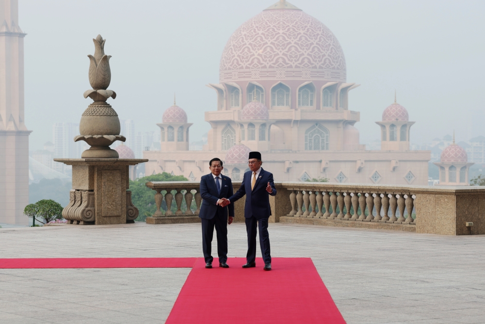 Anwar welcomes Myanmar President Min Aung Hlaing at Perdana Putra