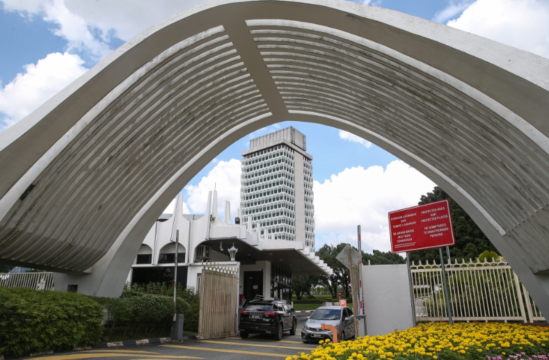 Lawmakers to address M40 aid, Madani allocations and Tourism Compliance Focus Zone effectiveness in Dewan Rakyat today