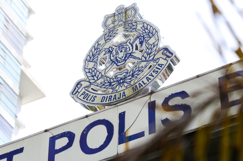 Bukit Aman confirms arrests: Eight police personnel held over ketum water activities