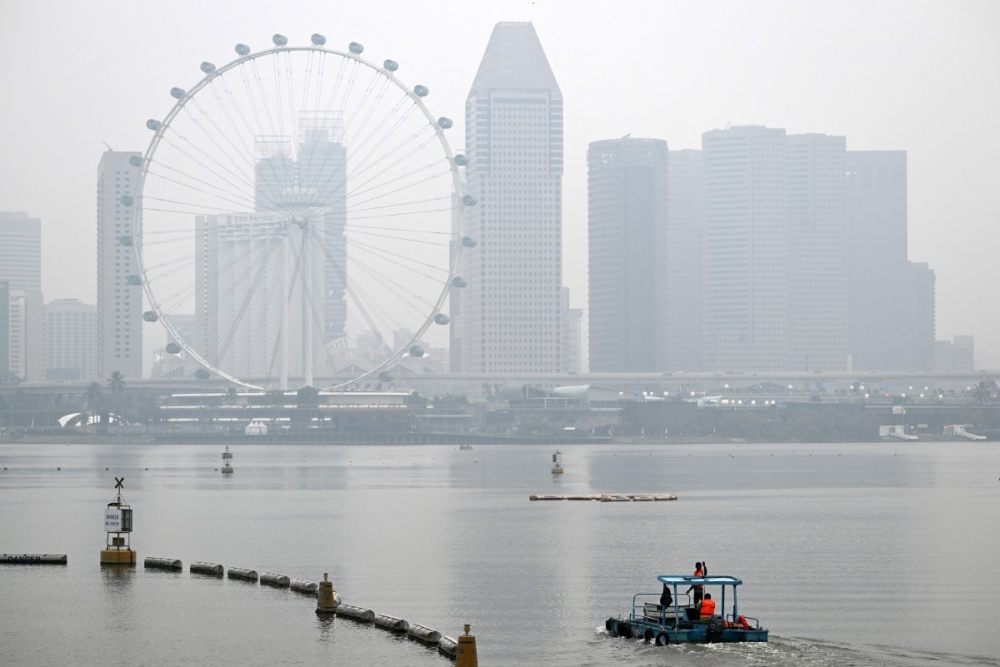 Smoke from Indonesia pushes Singapore air quality back into unhealthy territory