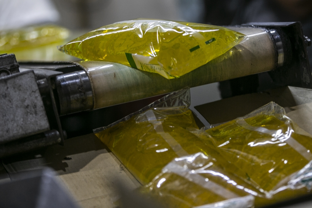 Cooking oil subsidies total RM3.886b, palm oil levies RM3.278b in 2024-2025, says MOF