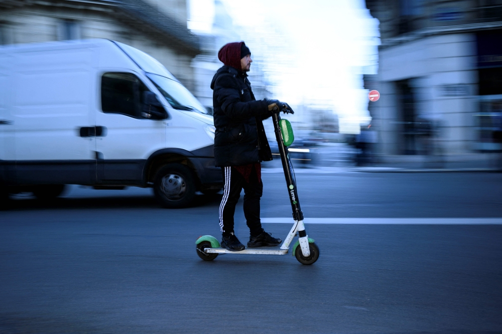 Singapore tightens online controls on non-compliant mobility devices