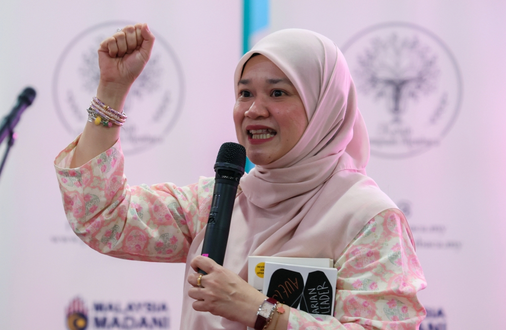 Suspicious packages at Nilai, Tampin schools: MOE leaves probe to police, says Fadhlina