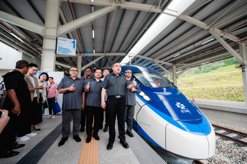 ECRL Gombak station’s covered link bridge to LRT ready by March 2027, temporary walkway in place for December launch