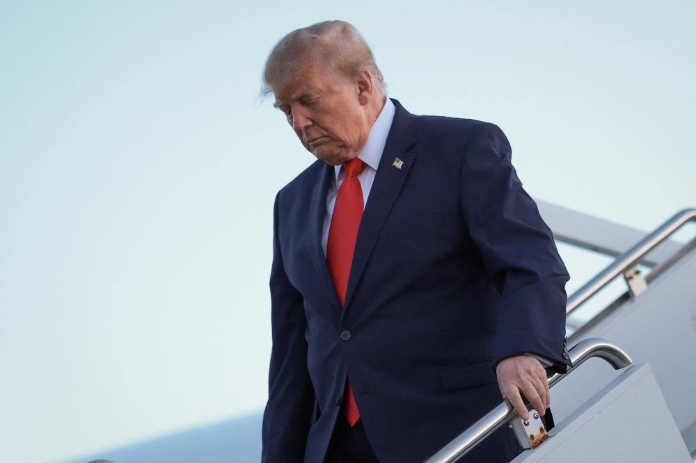 Trump given December deadline to testify in US$10b BBC defamation suit