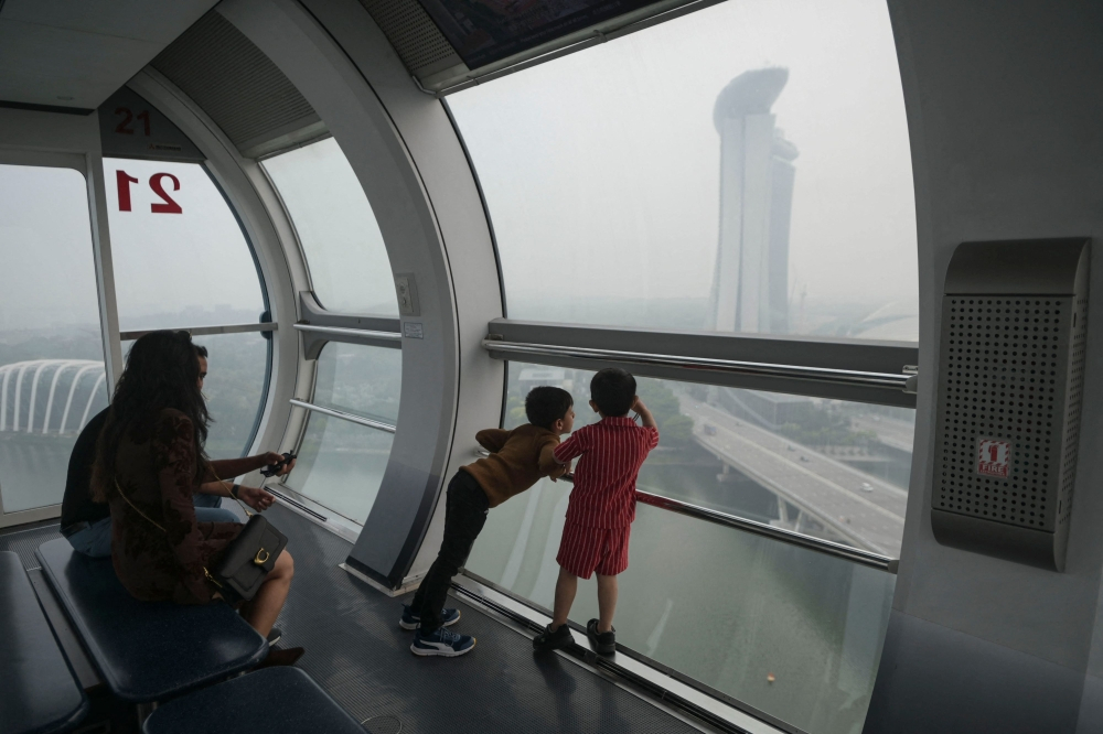 Singapore shrugs off Indonesian gas cuts, urges importers to take legal recourse
