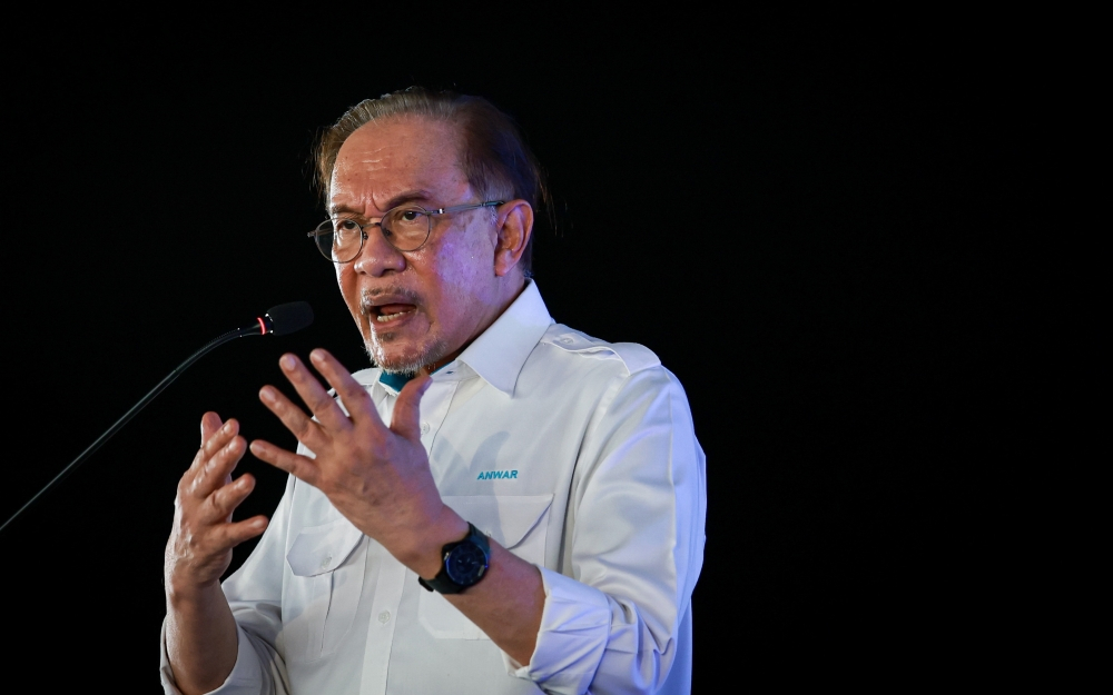 Anwar explains Waze review, says Malaysia cannot ignore security risks