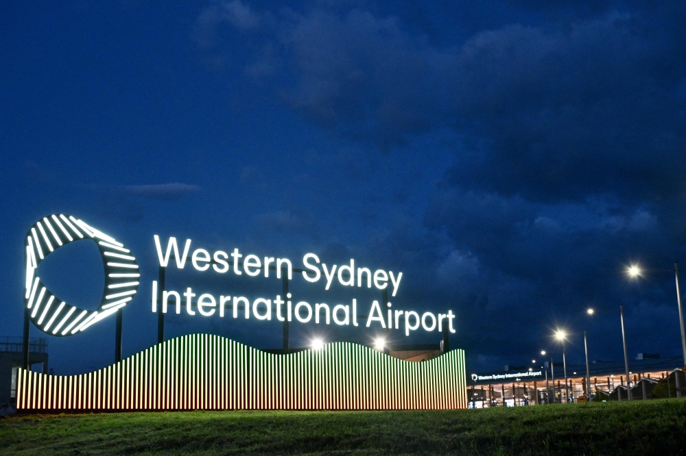 First international flight takes off from new Sydney airport
